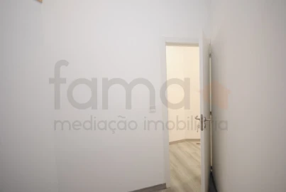 Apartamento T1 para Venda em Avenidas Novas