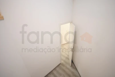 Apartamento T1 para Venda em Avenidas Novas