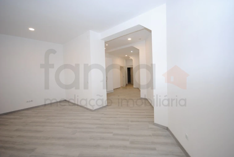 Apartamento T1 para Venda em Avenidas Novas Foto 8