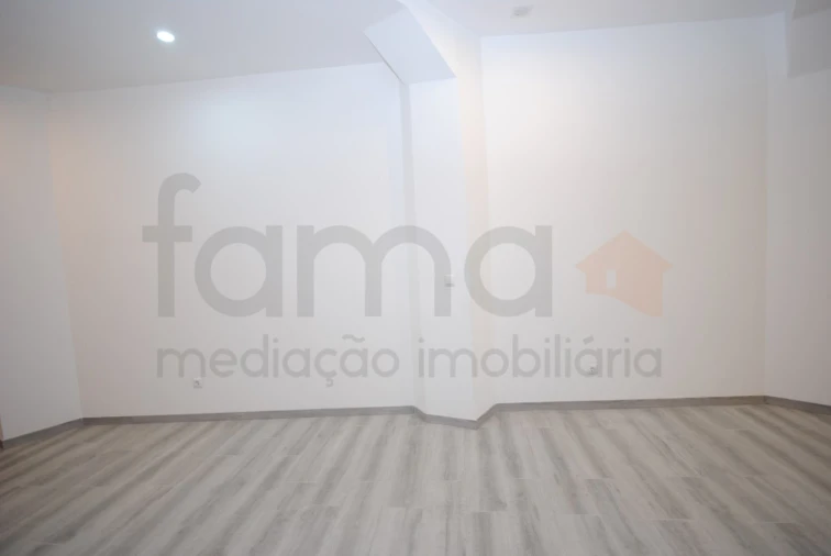 Apartamento T1 para Venda em Avenidas Novas Foto 11