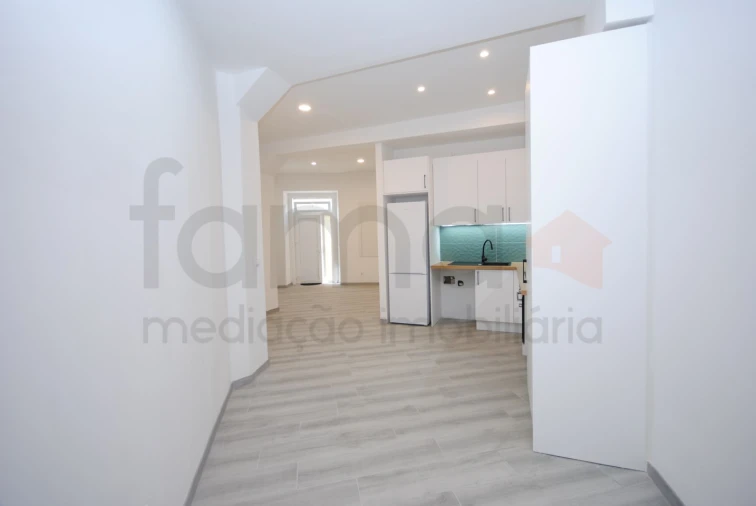 Apartamento T1 para Venda em Avenidas Novas Foto 12