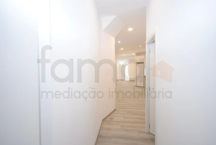 Apartamento T1 para Venda em Avenidas Novas Foto 28