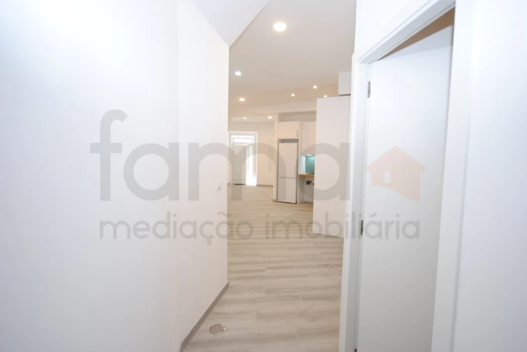 Apartamento T1 para Venda em Avenidas Novas Foto 29