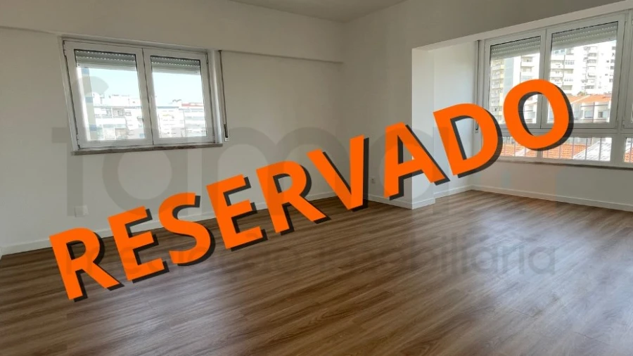 Apartamento T1 para Arrendamento em Carnaxide e Queijas