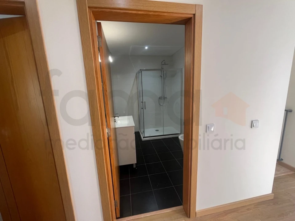 Moradia T3 para Venda em Guia Foto 25