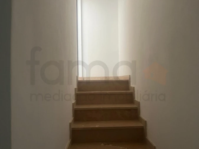 Moradia T3 para Venda em Guia Foto 23