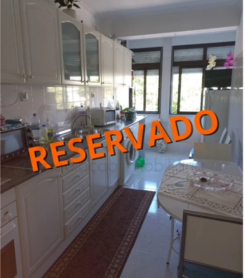 Apartamento T3 para Venda em Carcavelos e Parede