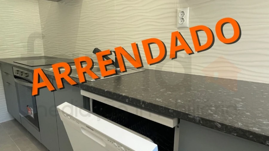 Apartamento T1 para Arrendamento em Carcavelos e Parede