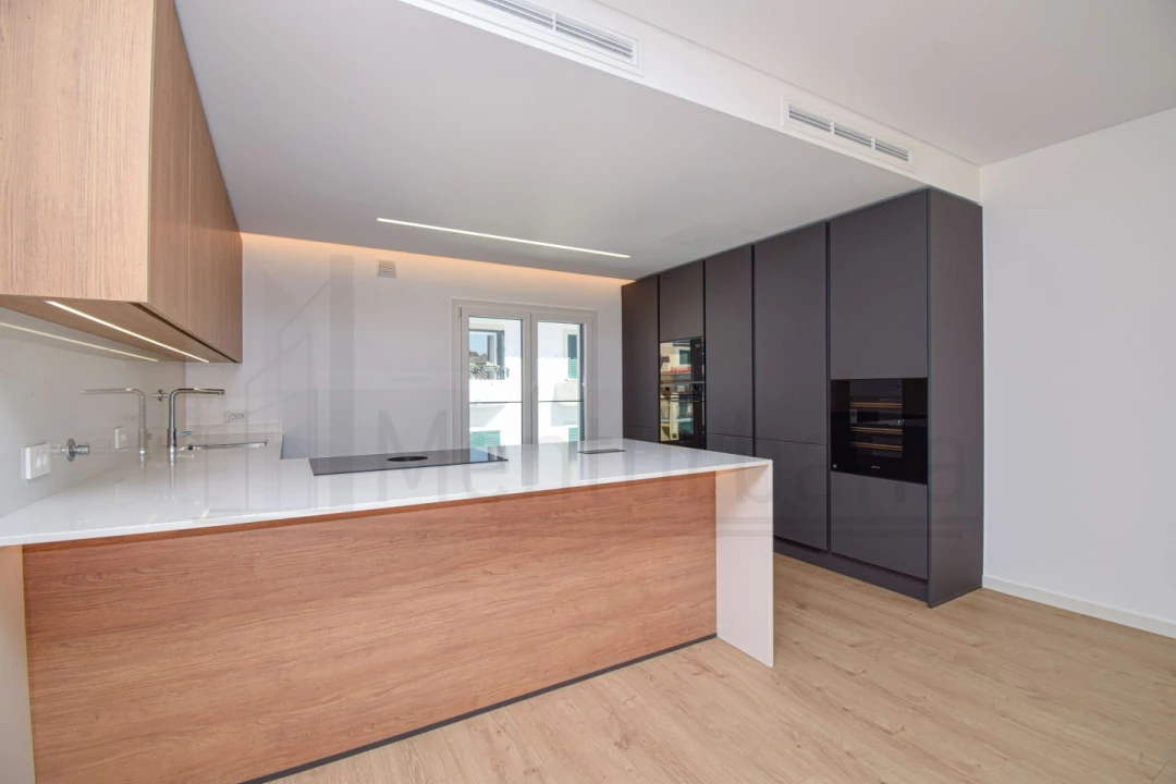 Apartamento T3 para Venda em Carcavelos e Parede Foto 19