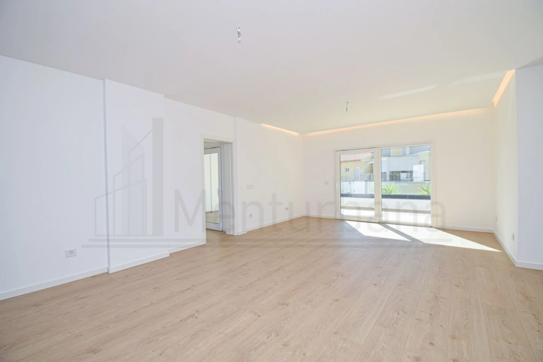 Apartamento T3 para Venda em Carcavelos e Parede Foto 15