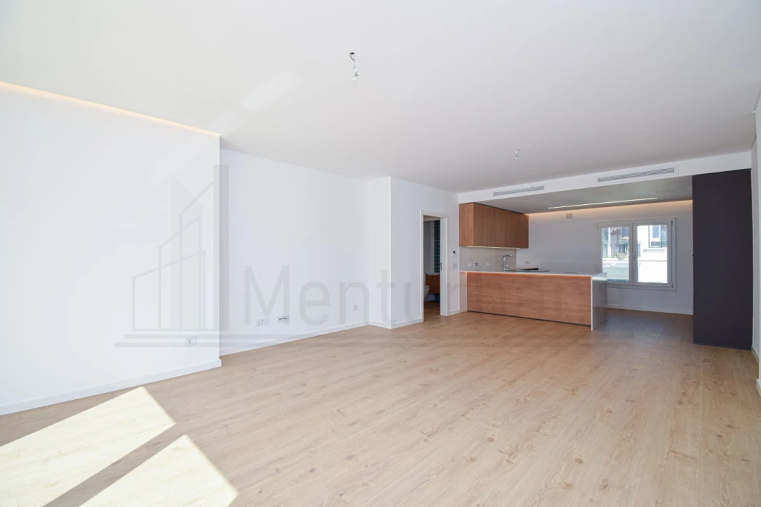 Apartamento T3 para Venda em Carcavelos e Parede Foto 22