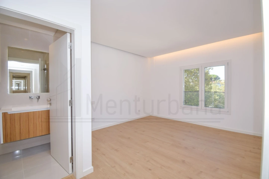 Apartamento T3 para Venda em Carcavelos e Parede Foto 26