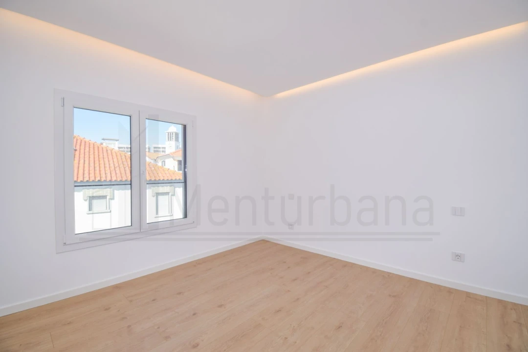 Apartamento T3 para Venda em Carcavelos e Parede Foto 34