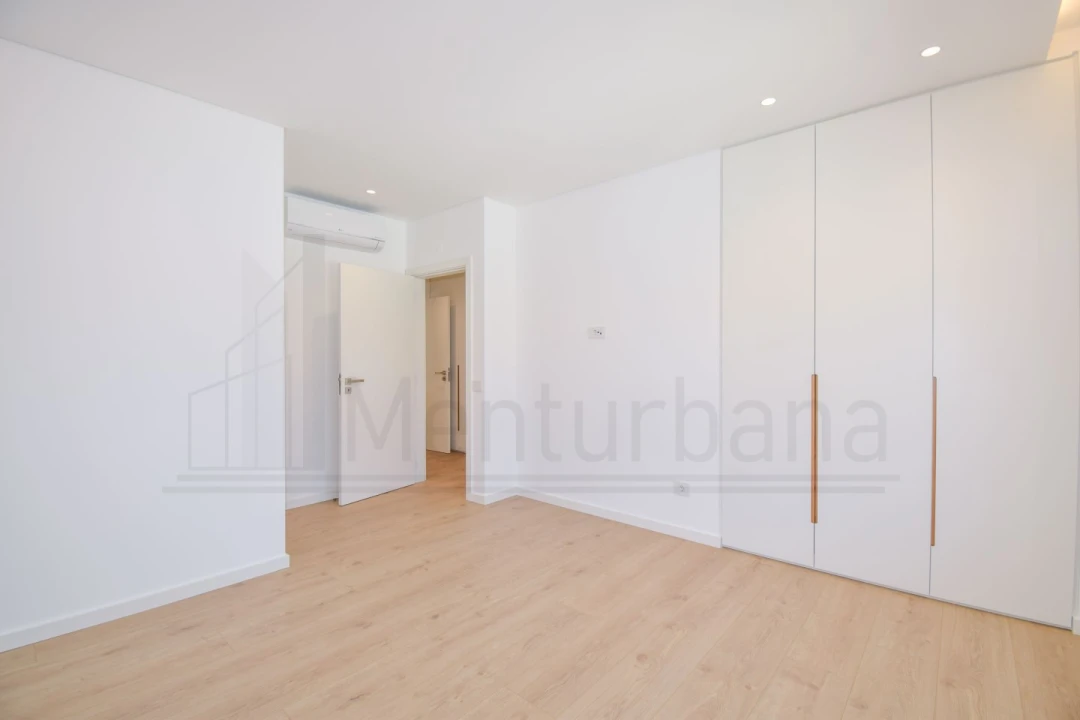 Apartamento T3 para Venda em Carcavelos e Parede Foto 37