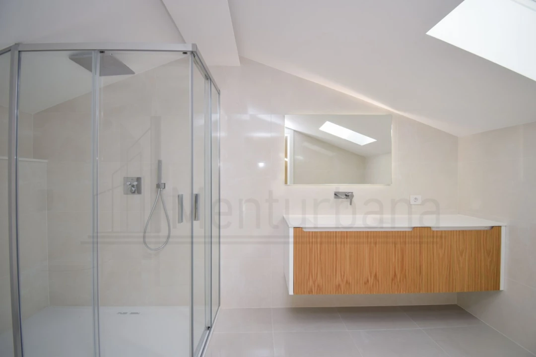 Apartamento T3 para Venda em Carcavelos e Parede Foto 42