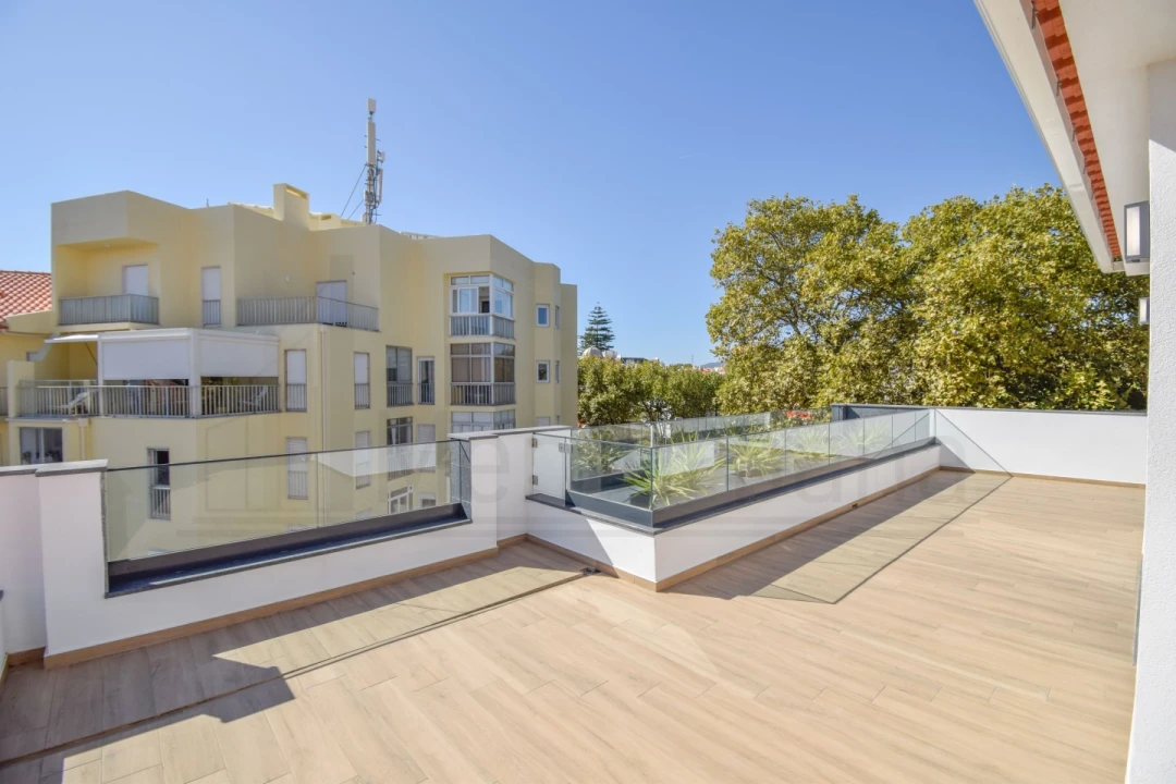 Apartamento T3 para Venda em Carcavelos e Parede Foto 9