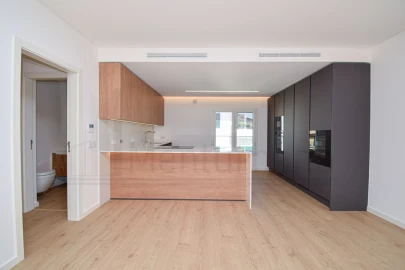 Apartamento T3 para Venda em Carcavelos e Parede