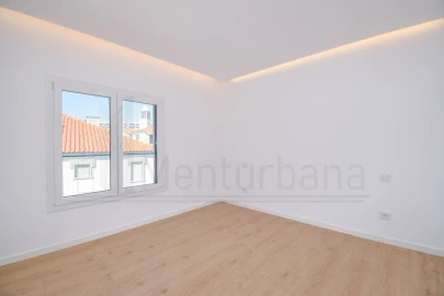 Apartamento T3 para Venda em Carcavelos e Parede