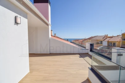 Apartamento T3 para Venda em Carcavelos e Parede