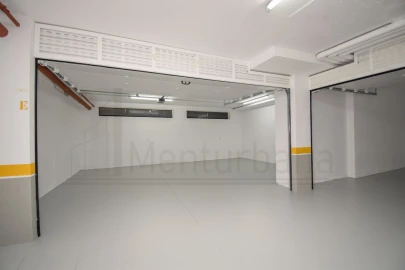 Apartamento T3 para Venda em Carcavelos e Parede