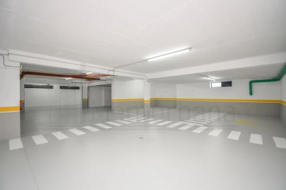 Apartamento T3 para Venda em Carcavelos e Parede