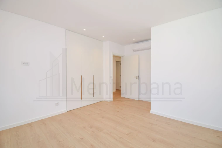 Apartamento T3 para Venda em Carcavelos e Parede Foto 31