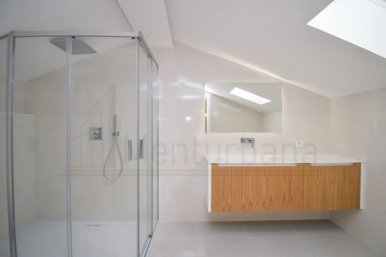 Apartamento T3 para Venda em Carcavelos e Parede Foto 42