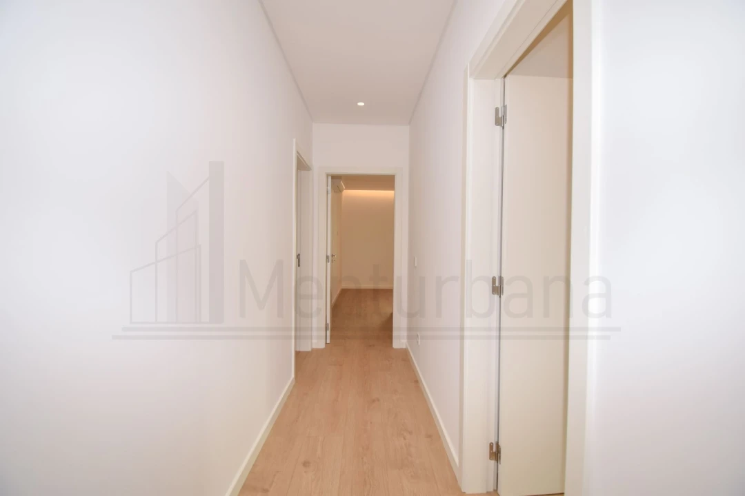 Apartamento T3 para Venda em Carcavelos e Parede Foto 9