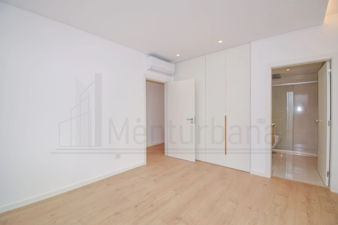 Apartamento T3 para Venda em Carcavelos e Parede Foto 11