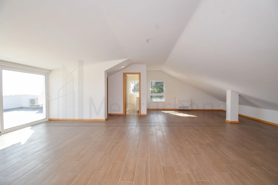 Apartamento T3 para Venda em Carcavelos e Parede Foto 8