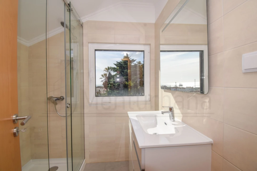 Apartamento T3 para Venda em Carcavelos e Parede Foto 9