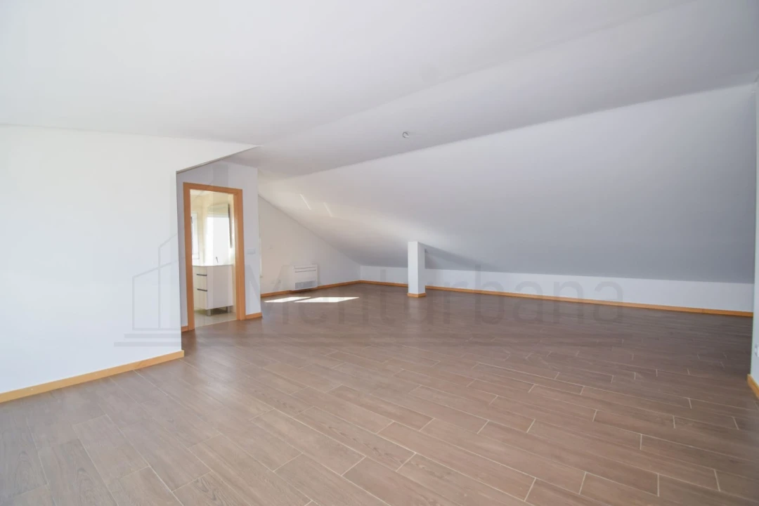 Apartamento T3 para Venda em Carcavelos e Parede Foto 10