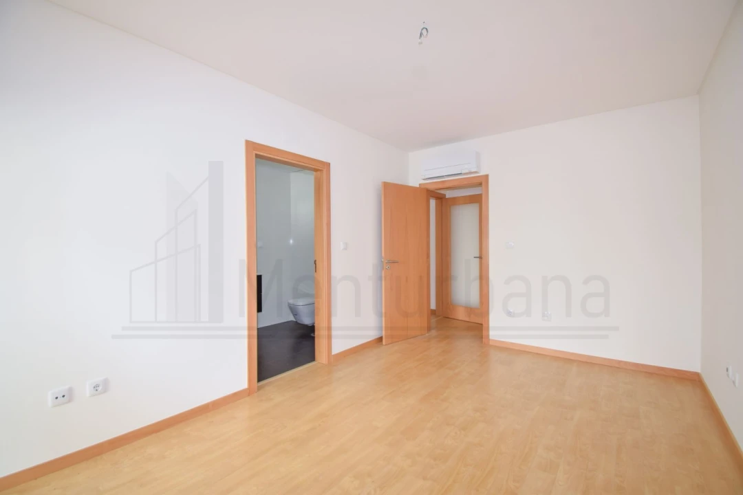 Apartamento T3 para Venda em Carcavelos e Parede Foto 20