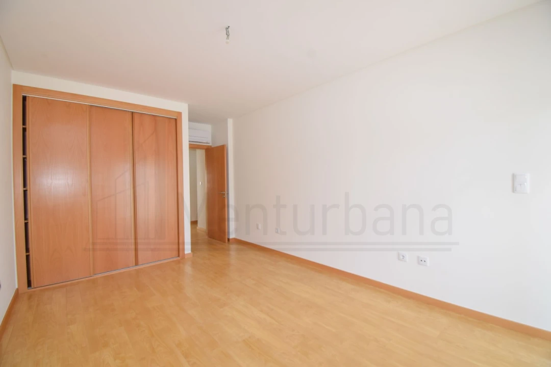Apartamento T3 para Venda em Carcavelos e Parede Foto 24