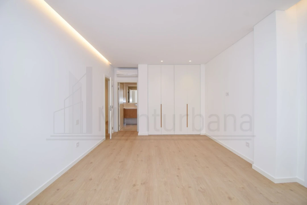 Apartamento T3 para Venda em Carcavelos e Parede Foto 22