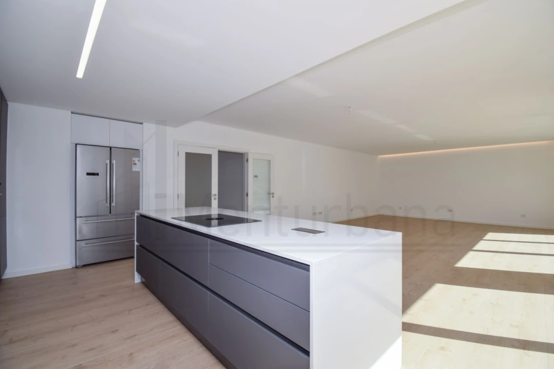 Apartamento T3 para Venda em Carcavelos e Parede Foto 7