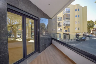 Apartamento T3 para Venda em Carcavelos e Parede