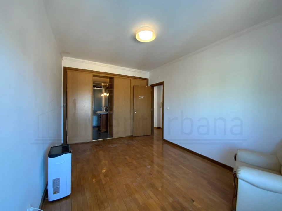 Moradia T4 para Venda em São Domingos de Rana Foto 20