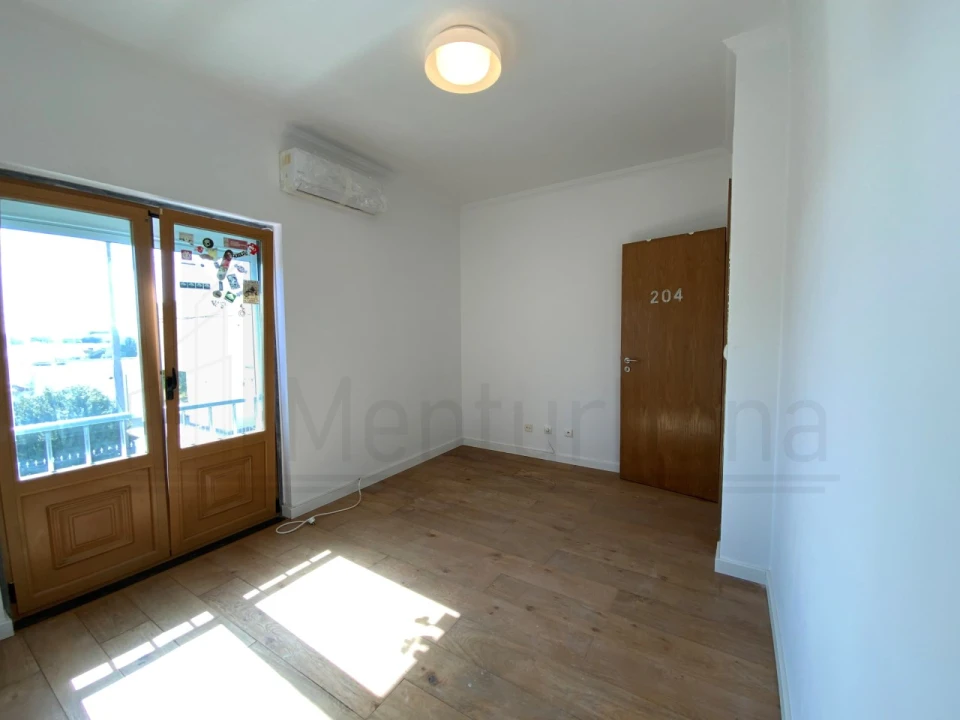 Moradia T4 para Venda em São Domingos de Rana Foto 35