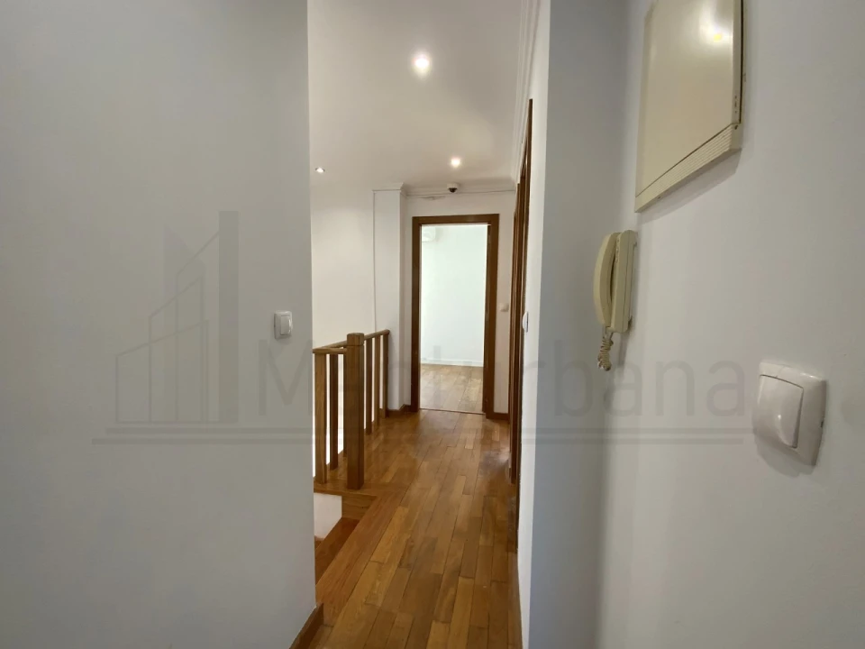 Moradia T4 para Venda em São Domingos de Rana Foto 19