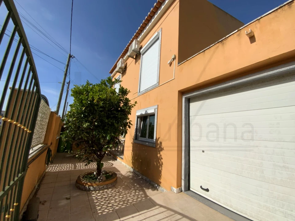 Moradia T4 para Venda em São Domingos de Rana Foto 42