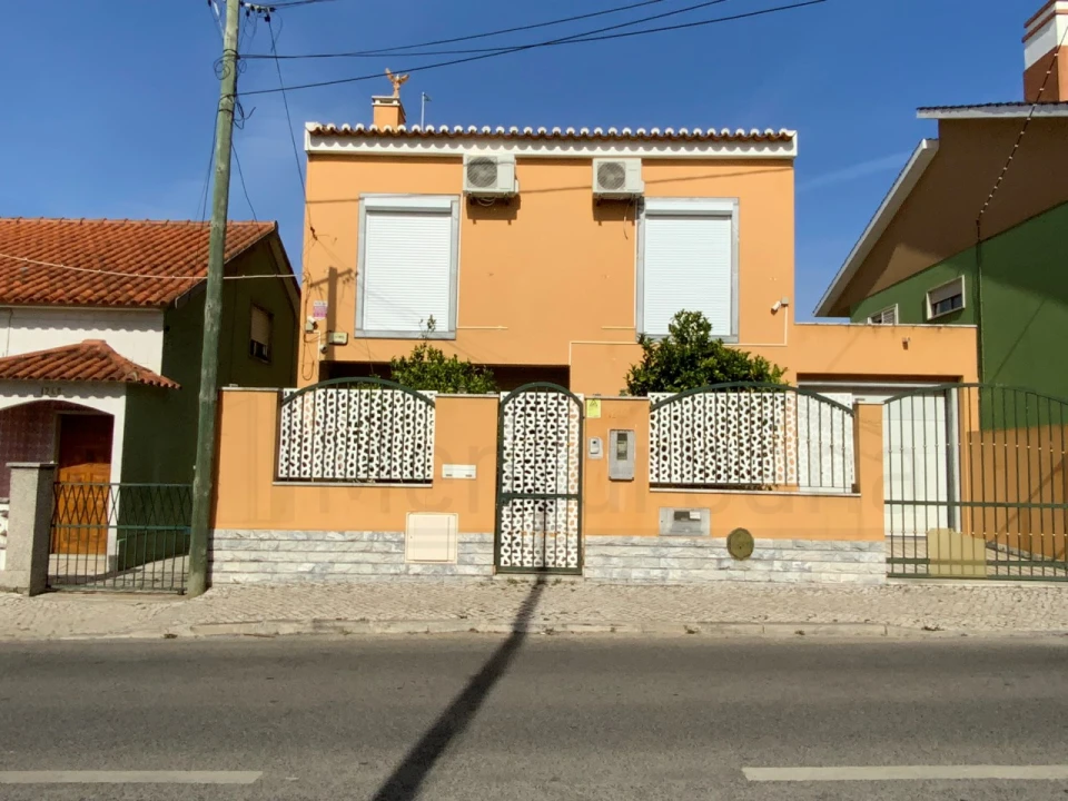 Moradia T4 para Venda em São Domingos de Rana Foto 43