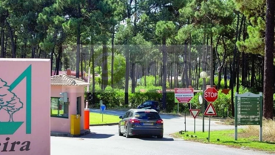 Terreno para Venda em Charneca de Caparica e Sobreda