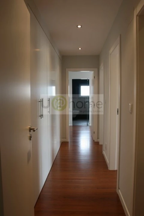 Apartamento T3 para Venda em Carcavelos e Parede