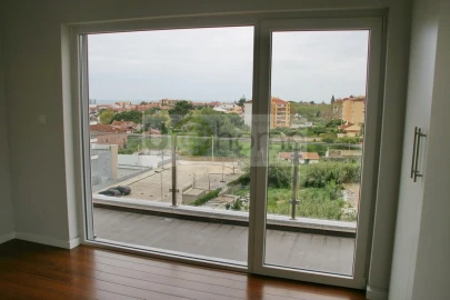 Apartamento T3 para Venda em Carcavelos e Parede