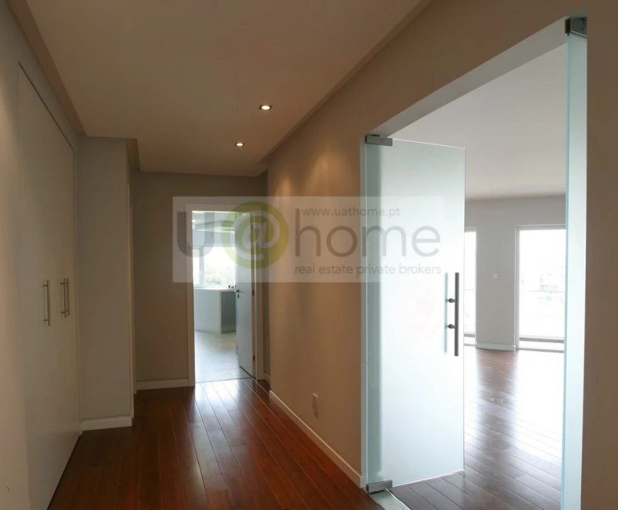 Apartamento T3 para Venda em Carcavelos e Parede Foto 4