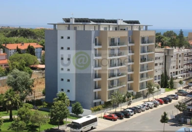 Apartamento T3 para Venda em Carcavelos e Parede