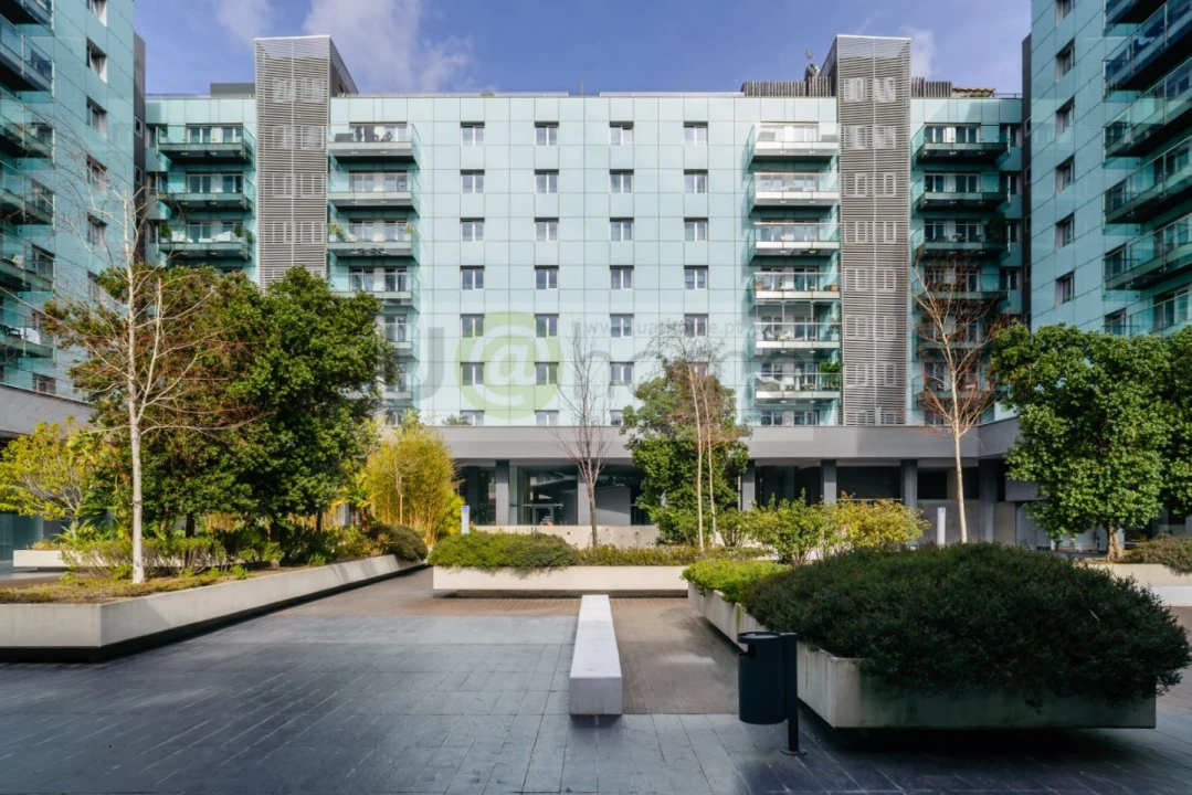 Apartamento T8 para Venda em Avenidas Novas Foto 3