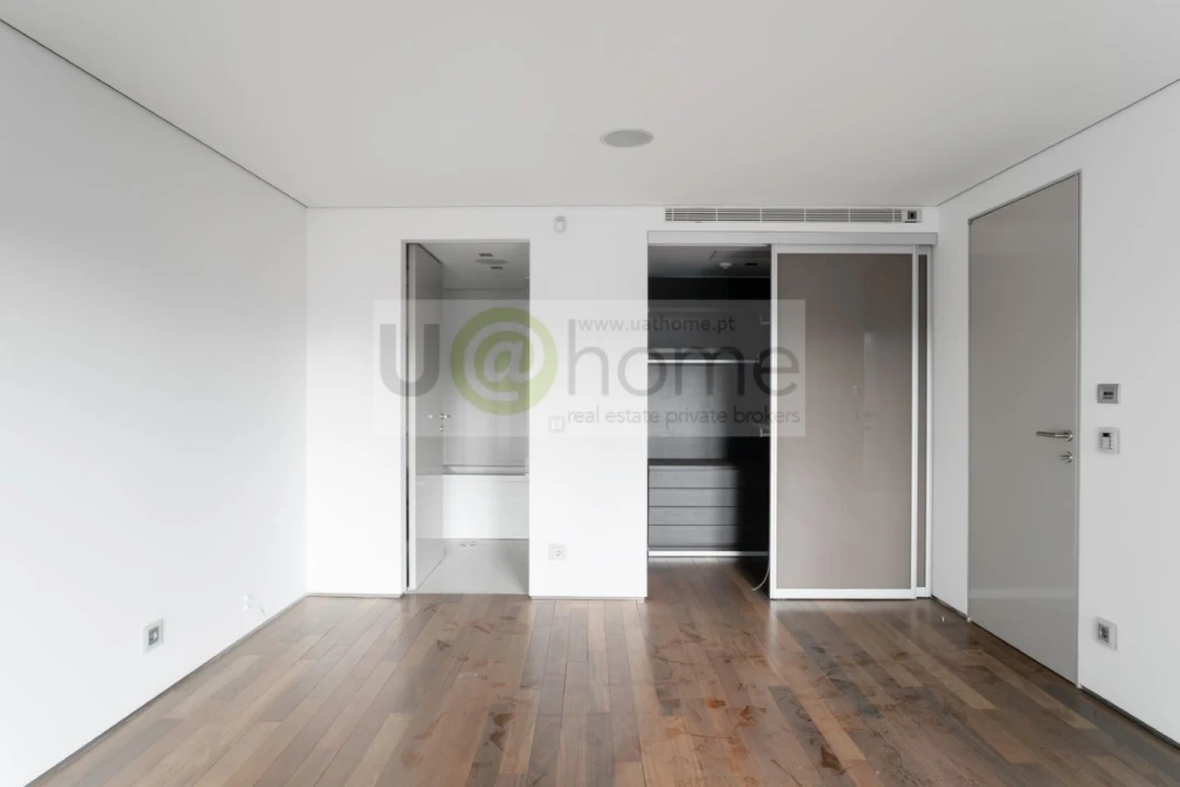 Apartamento T8 para Venda em Avenidas Novas Foto 8