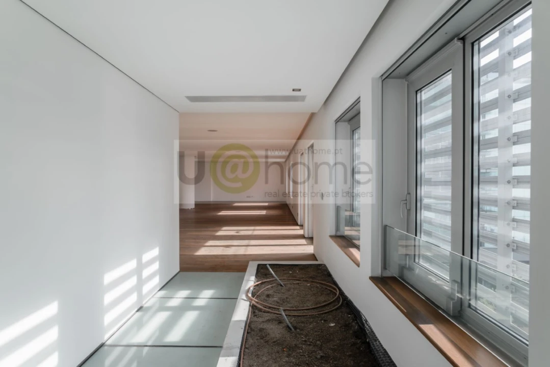 Apartamento T8 para Venda em Avenidas Novas Foto 10
